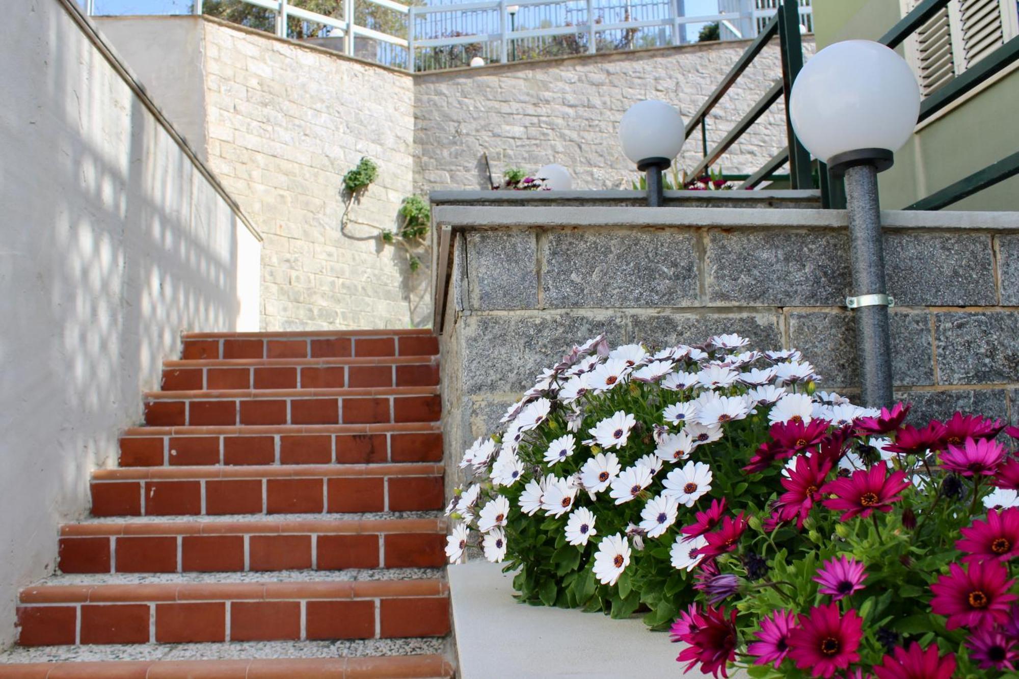 Yoursea Home Sant'Ambrogio  Buitenkant foto